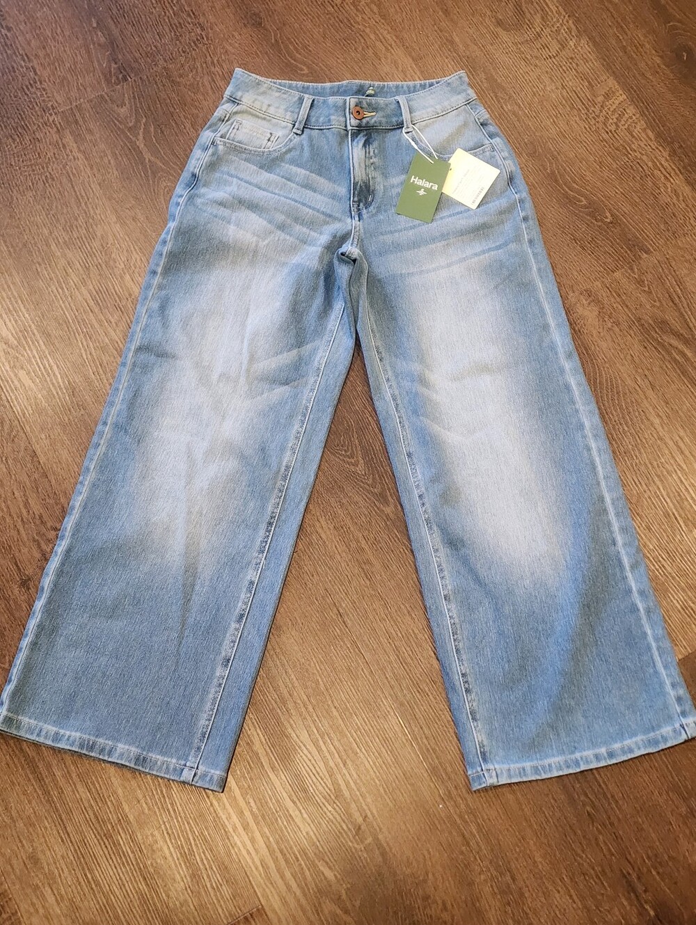 Brand NEW HALARA Flex Jeans Size XS Petite Wide Leg Casual Jeans Light Wash, NWT